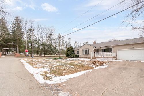 105 Cornwall Ave, Waterloo, IA, 50702-3811 | Card Image