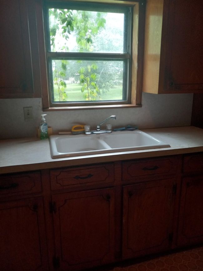 108 W Stroud St, House other with 3 bedrooms, 2 bathrooms and null parking in Frost TX | Image 6