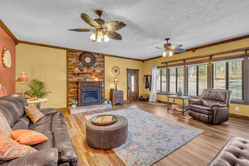500 Golf Shores Dr, Winchester, TN, 37398-3772 | Card Image