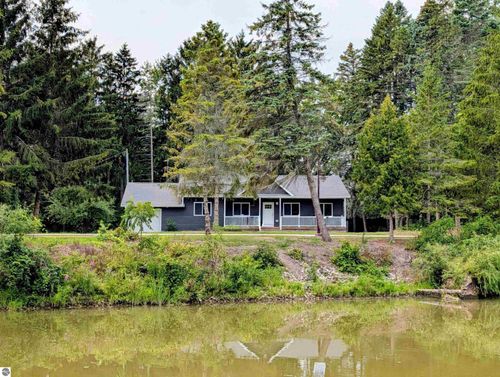 229 N Water St, Au Gres, MI, 48703-9818 | Card Image