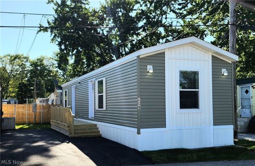 a09-9151 Mentor Ave, Mentor, OH, 44060-6453 | Card Image