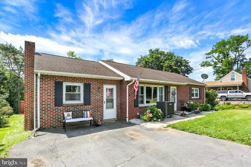 954 Valley Rd, ENOLA, PA, 17025-1541 | Card Image