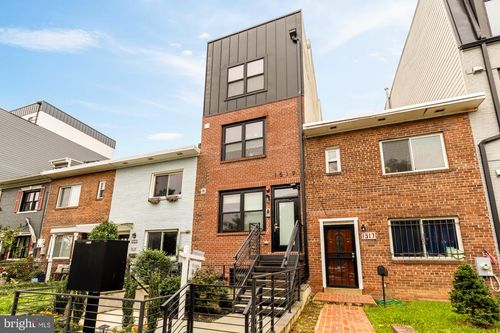 101-1519 K St Se, WASHINGTON, DC, 20003-3240 | Card Image