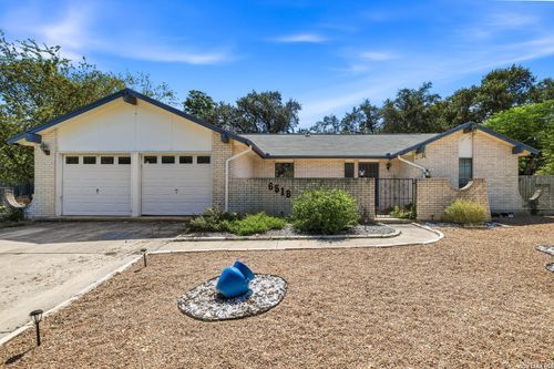 6518 Seneca Dr, Leon Valley, TX, 78238-1538 | Card Image