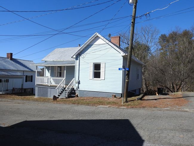 106 S Boss Row, House other with 3 bedrooms, 2 bathrooms and null parking in Fries VA | Image 5