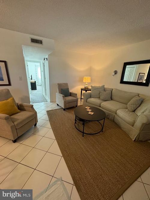 unit-203-507 Robin Dr, OCEAN CITY, MD, 21842-7137 | Card Image