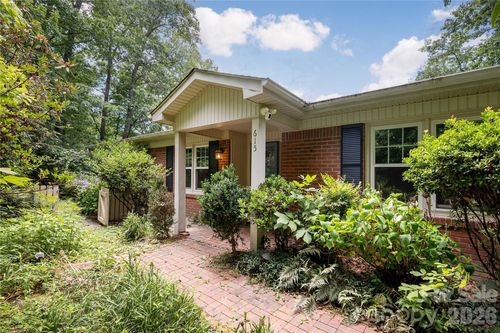615 Goldview Drive, Hendersonville, NC, 28791 | Card Image