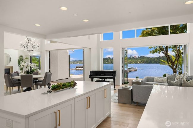 8620 N Mercer Way, House other with 5 bedrooms, 5 bathrooms and 3 parking in Mercer Island WA | Image 14