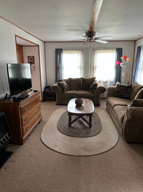 250-11-250 Woodhaven Dr E, Sublette, IL, 61367 | Card Image