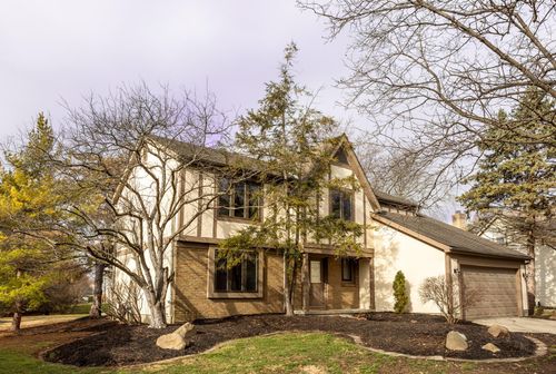 7081 Wendy Trail Ln, Dublin, OH, 43017-3068 | Card Image