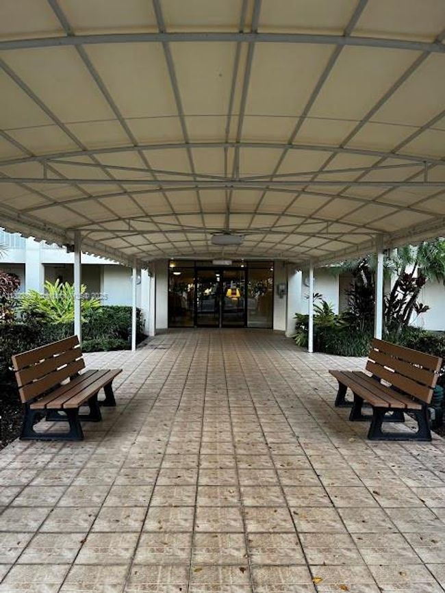 APT-807 - 3090 N Course Dr, Condo with 3 bedrooms, 3 bathrooms and null parking in Pompano Beach FL | Image 14
