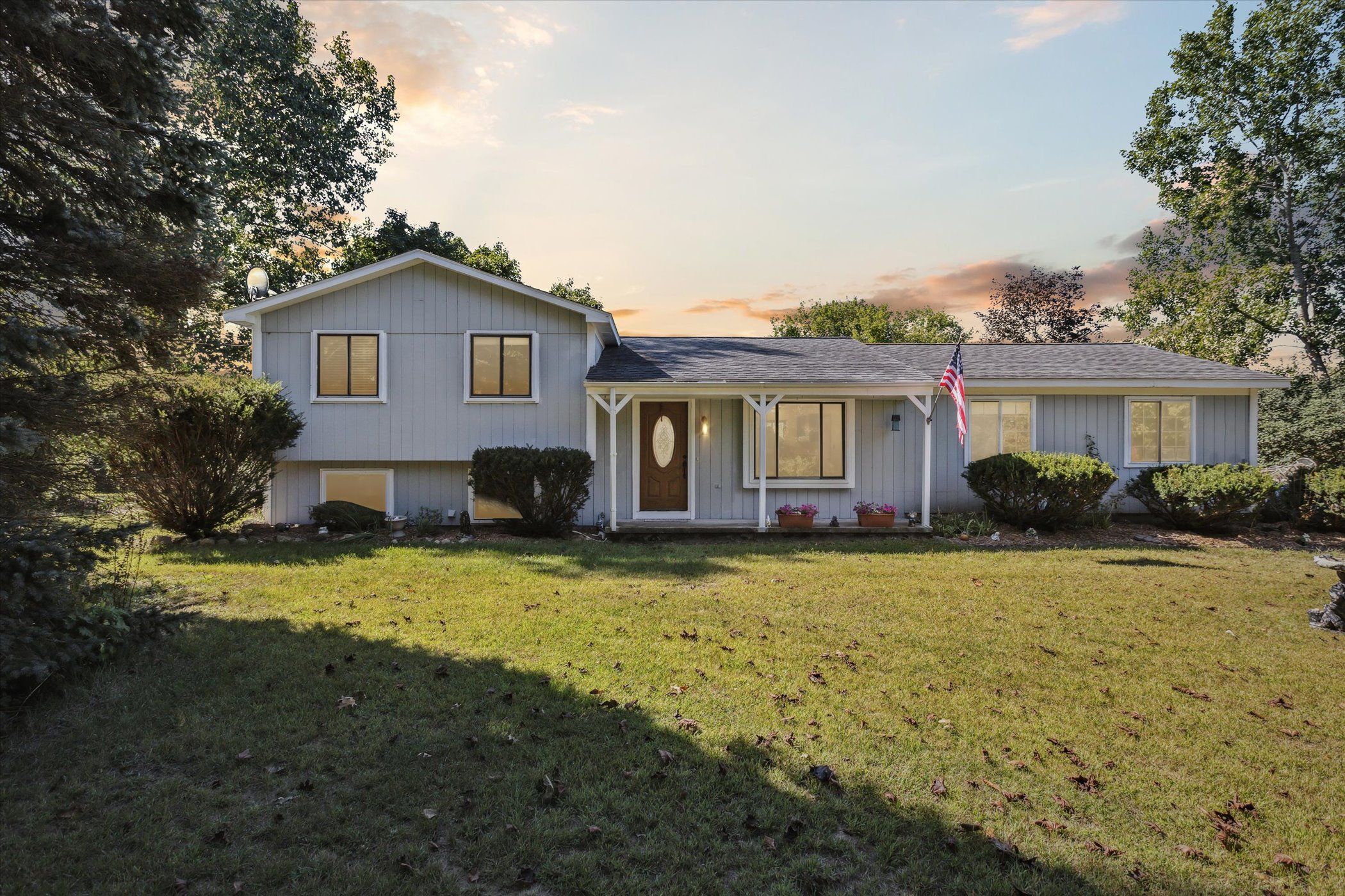 Hummer Lake Rd, Ortonville, MI 48462