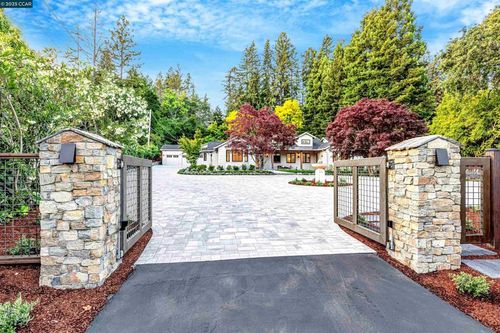3890 Happy Valley Rd, Lafayette, CA, 94549-2427 | Card Image
