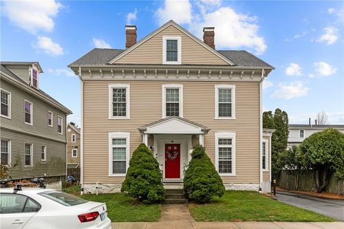 5 Elliot Pl, Newport, RI, 02840-5800 | Card Image