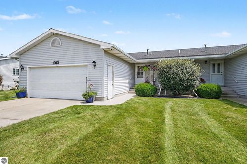 1013 Sweeney St, Mt Pleasant, MI, 48858-3687 | Card Image