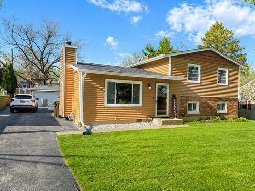 3206 W W Hunter Path, McHenry, IL, 60050 | Card Image