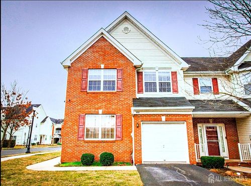 202 Alder Ct, New Brunswick, NJ, 08901-2367 | Card Image