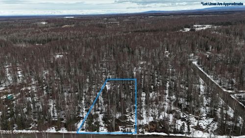 15863 E Willow Cir, Talkeetna, AK, 99676 | Card Image