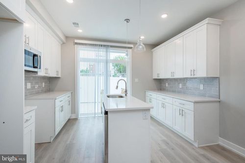 unit-1-2550 N Howard St, PHILADELPHIA, PA, 19133-4058 | Card Image