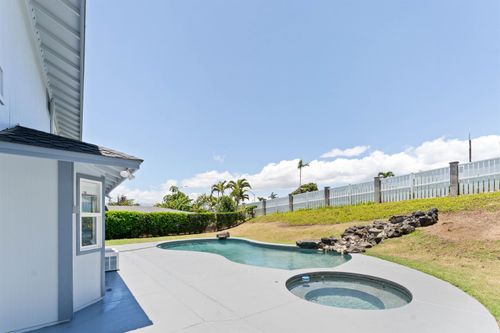 270 Puumakani St, Kahului, HI, 96732-3149 | Card Image