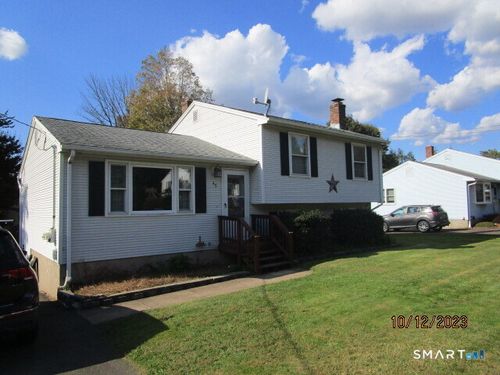 49 Costanzo Ct, Hamden, CT, 06518-2476 | Card Image