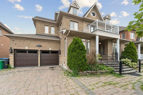 8 Redwillow Rd, Brampton, ON, L6P2A3 | Card Image