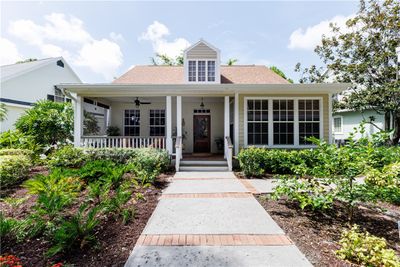 816 Carolina Circle Sw, House other with 3 bedrooms, 4 bathrooms and null parking in Vero Beach FL | Image 2