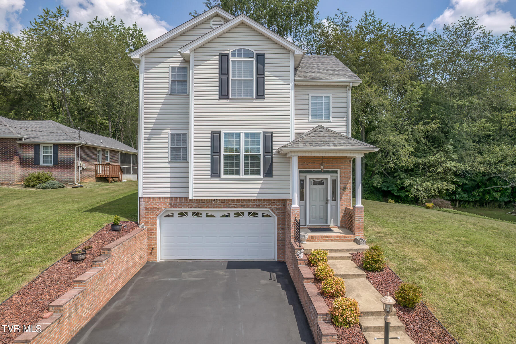 Woodstone Cir, Bristol, VA 24202