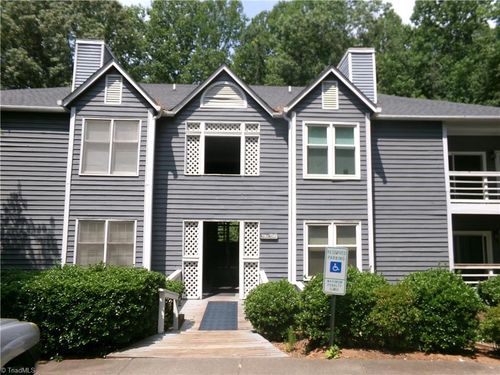 352 Meadows Cir, Winston-Salem, NC, 27104-4442 | Card Image