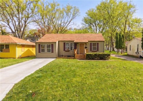 2511 Race Ave, Independence, MO, 64052-3534 | Card Image