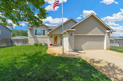 5350 S Midland Cir, Wichita, KS, 67217-5556 | Card Image