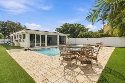 208 Iroquois St, Miami Springs, FL, 33166 | Card Image