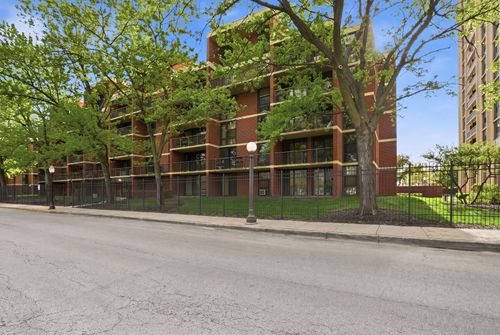 406-3021 S Michigan Ave, Chicago, IL, 60616-3247 | Card Image