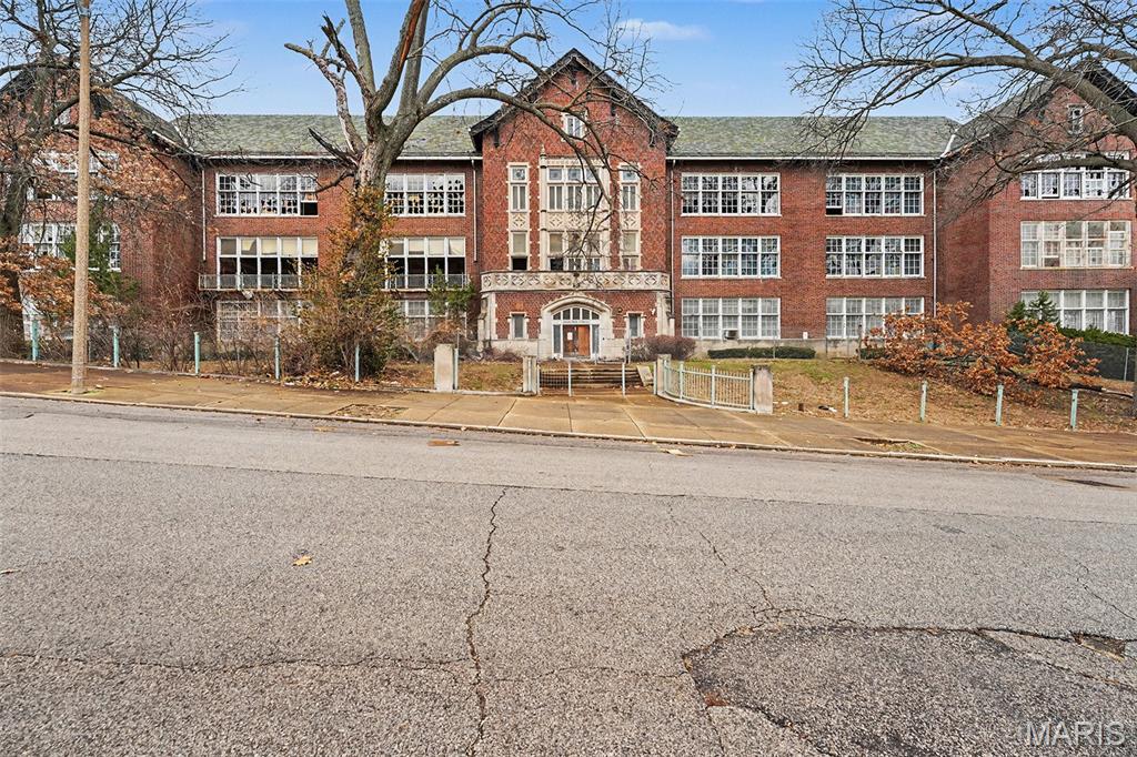 Commercial Sale in St Louis