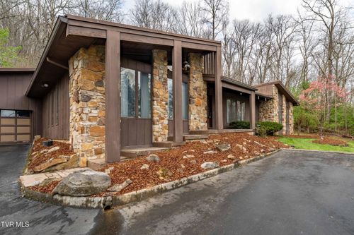 102 Tracy Ln, Bristol, TN, 37620-5704 | Card Image