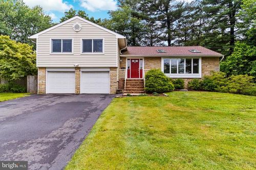 3 Vanderveer Dr, Lawrenceville, NJ, 08648-3113 | Card Image