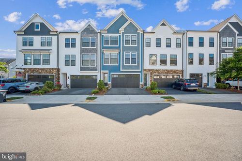 25443 Hartland Orchard Ter, CHANTILLY, VA, 20152-3253 | Card Image