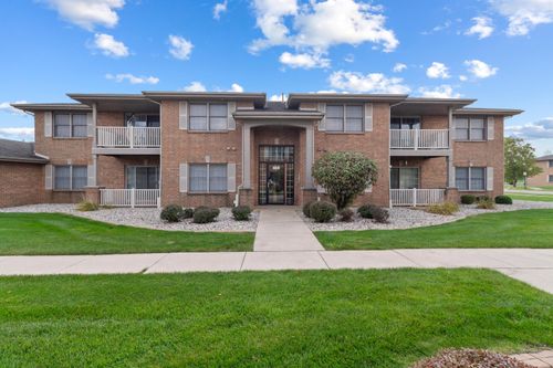 2c-9815 Wildwood Court, Highland, IN, 46322 | Card Image