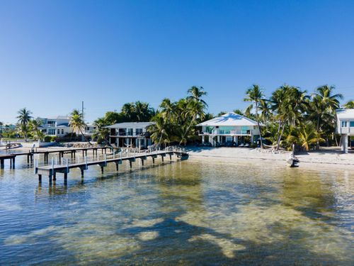 75071 Overseas Hwy, Islamorada, FL, 33036-4012 | Card Image