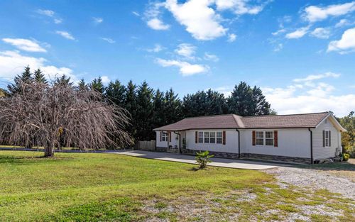 318 Wilkins Rd, Campobello, SC, 29322-8238 | Card Image