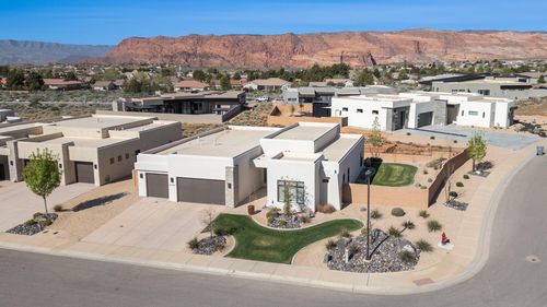 5487 N Northgate Peaks Dr, St George, UT, 84770-1207 | Card Image