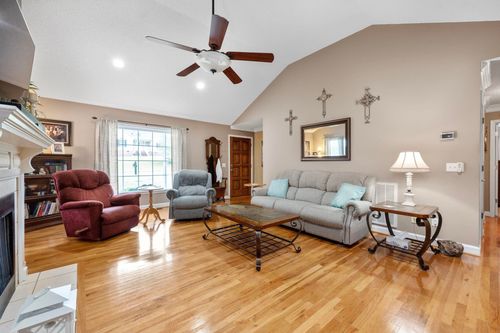 111 Brooke Lee Cir, Taylors, SC, 29687-5976 | Card Image