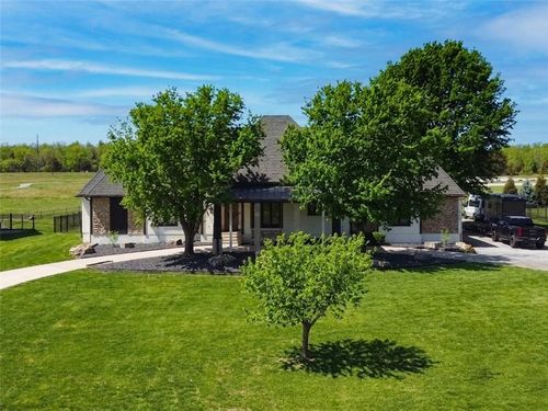 4210 Nw Lake Dr, Lee's Summit, MO, 64064-1422 | Card Image