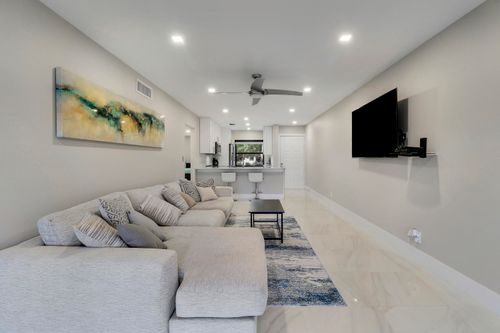 202-12911 Briarlake Dr, Palm Beach Gardens, FL, 33418-6956 | Card Image