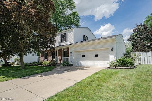 1969 Willowdale Dr, Stow, OH, 44224-1870 | Card Image