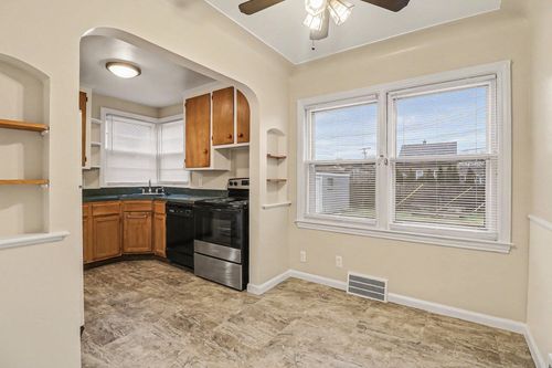 1377 Mill St, Lincoln Park, MI, 48146-2366 | Card Image