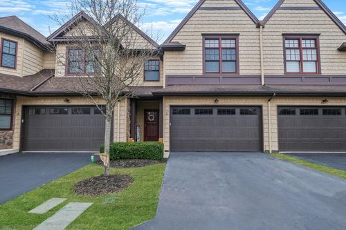 2 Alexander Ct, Bayport, NY, 11705-1535 | Card Image