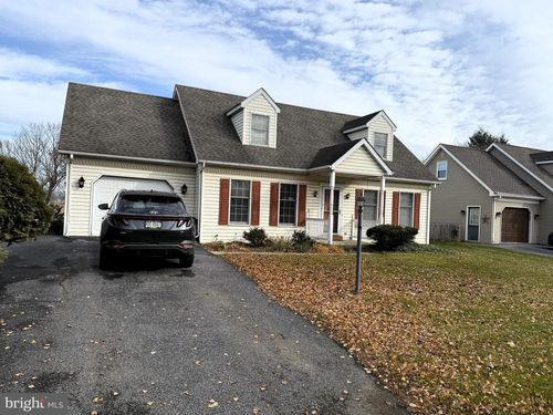 239 Kimberly Ln, Ephrata, PA, 17522-9740 | Card Image