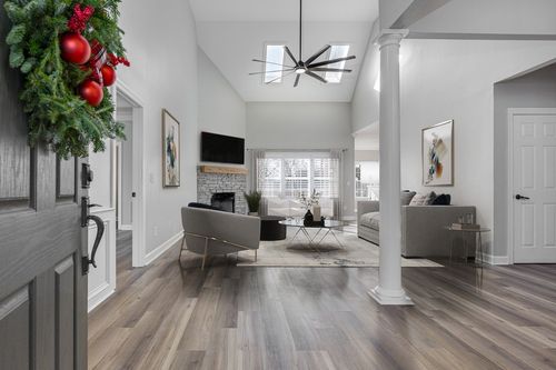 201 Woodcrest Ct, Franklin, TN, 37067-8531 | Card Image