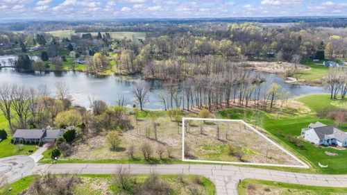 35-2658 Lakeland Dr, Berrien Springs, MI, 49103-9171 | Card Image